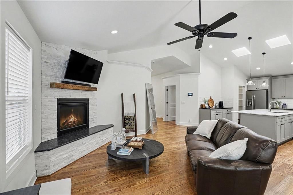 22 W 78th Terrace — photo 8