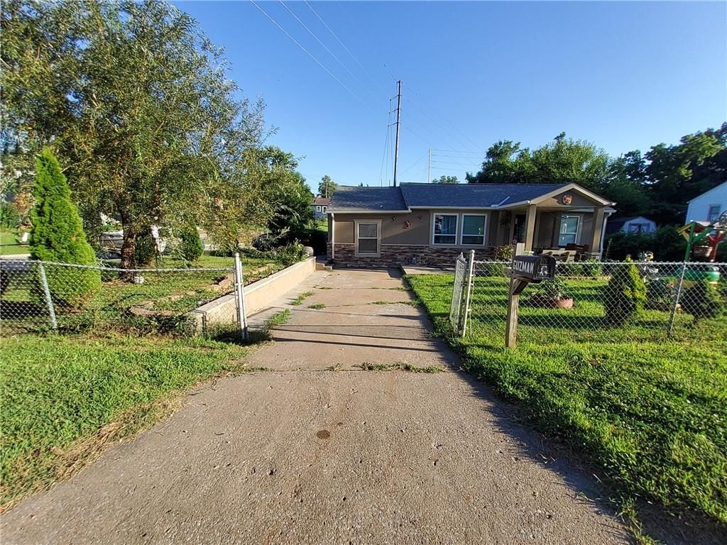 4401 Claudine Lane — photo 3