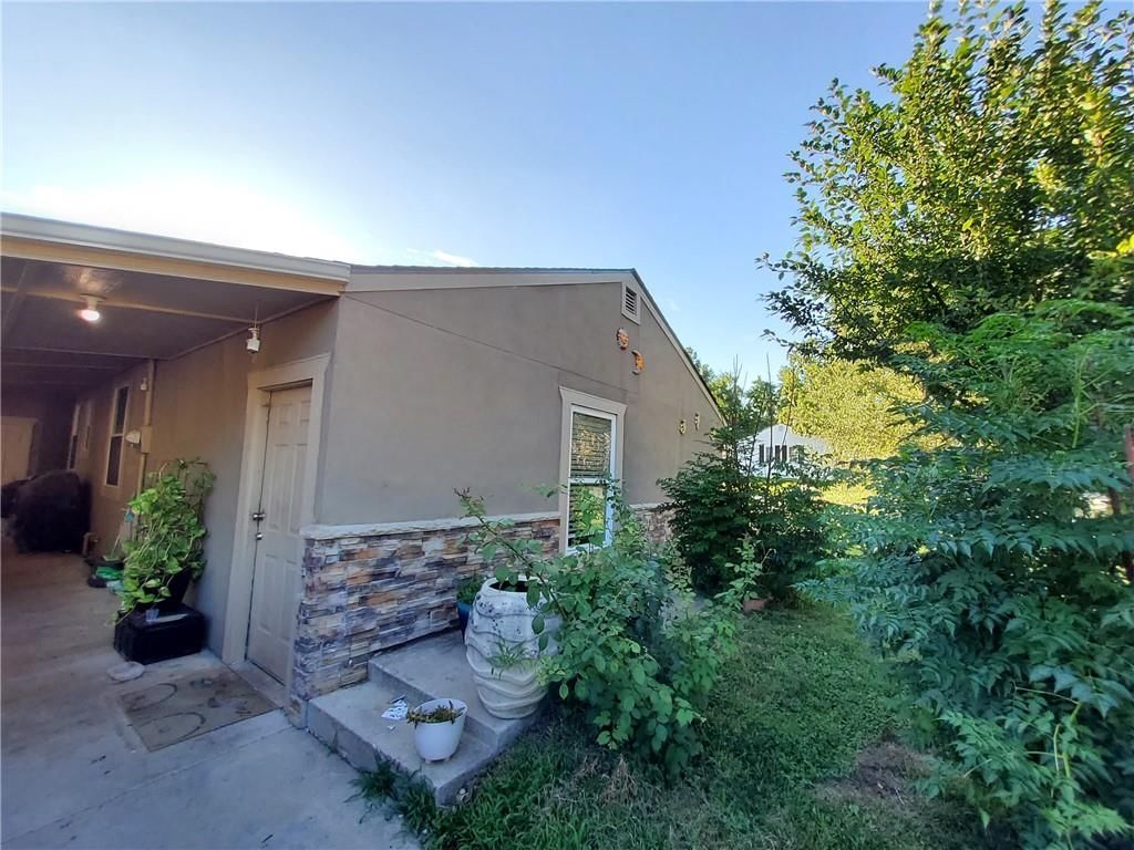 4401 Claudine Lane — photo 5