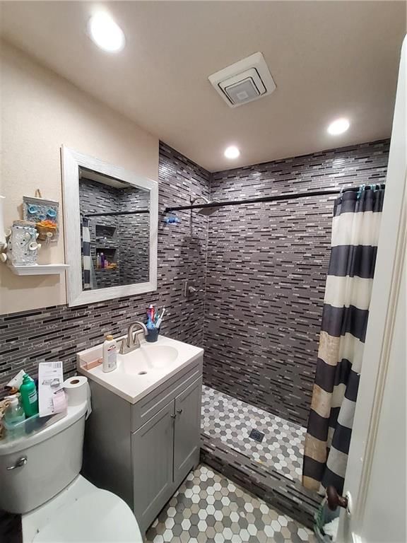 4401 Claudine Lane — photo 13