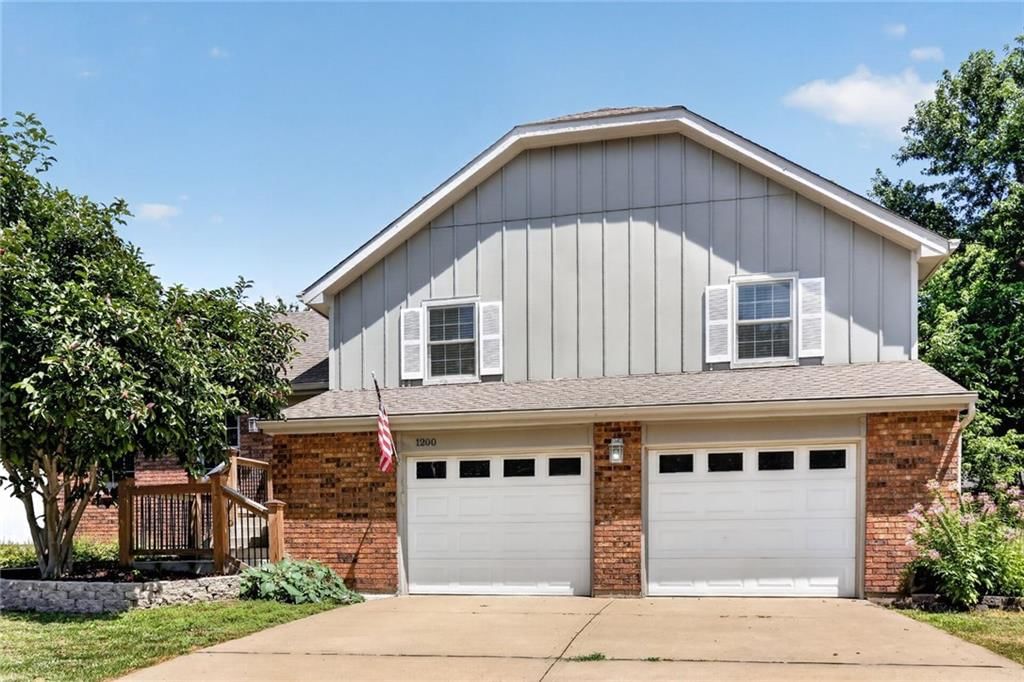 1200 E Layton Drive — photo 2