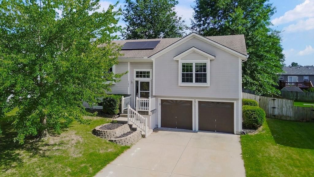 1405 Magnolia Drive — photo 2