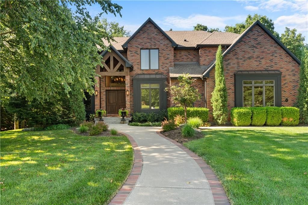 301 NW Rockhill Circle — photo 1