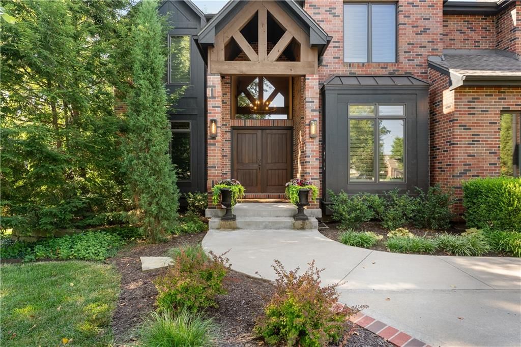 301 NW Rockhill Circle — photo 3