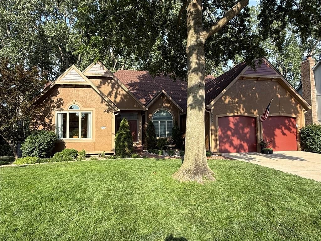 7815 N Revere Drive — photo 1