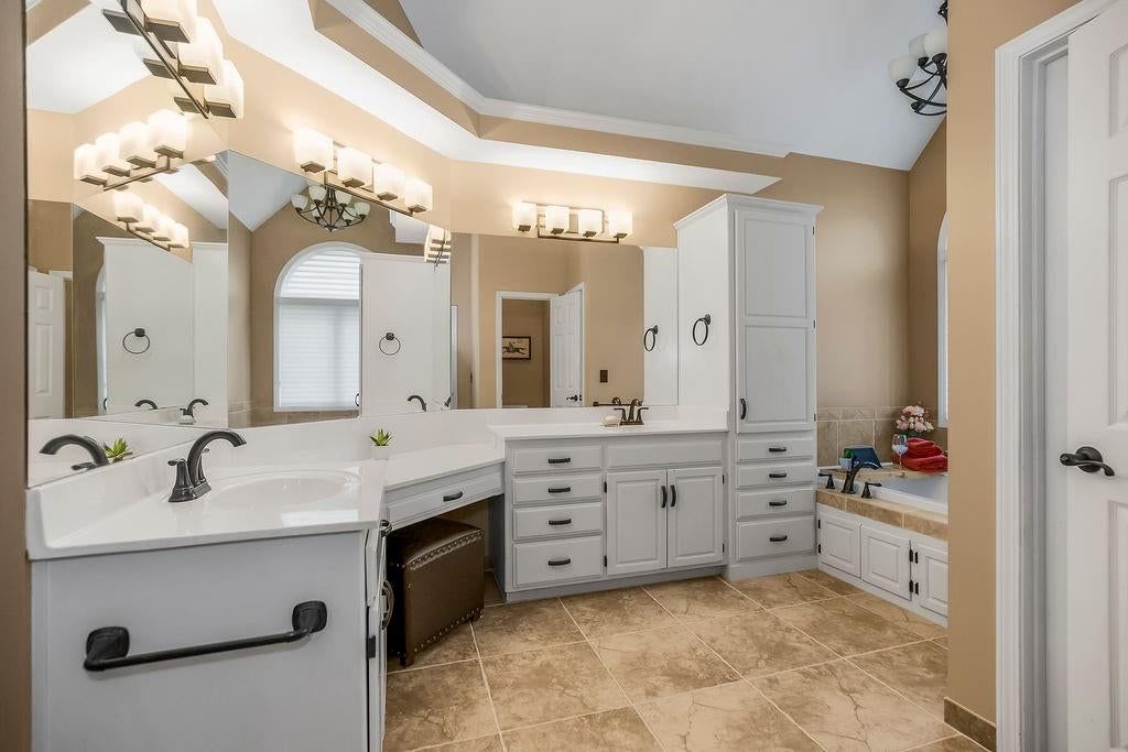 7815 N Revere Drive — photo 16