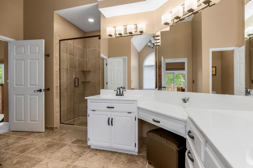 7815 N Revere Drive — photo 17