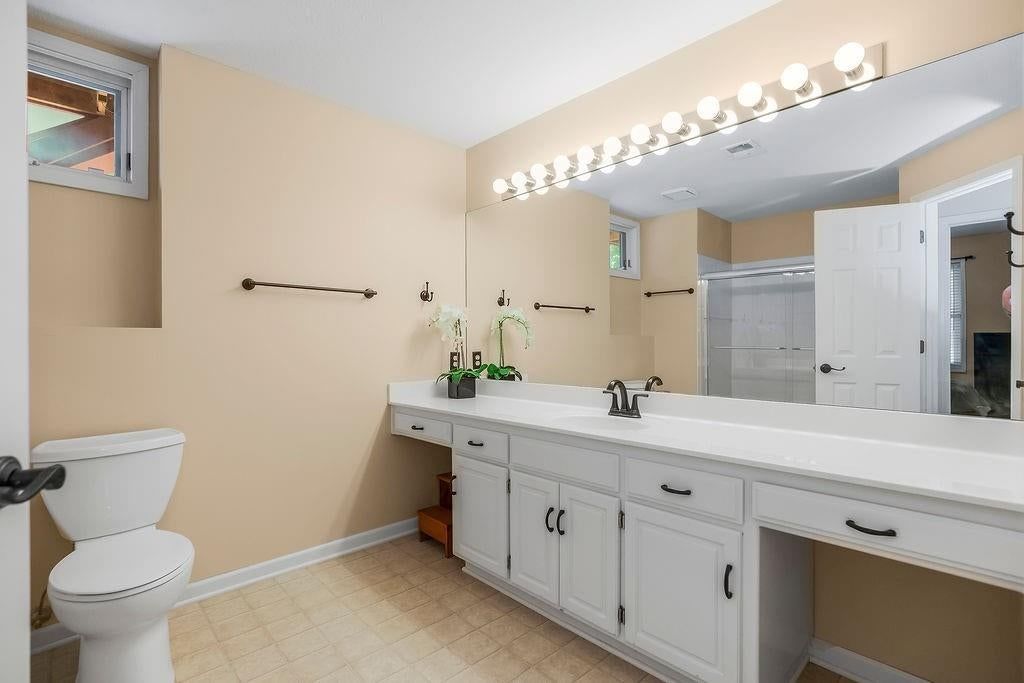 7815 N Revere Drive — photo 25