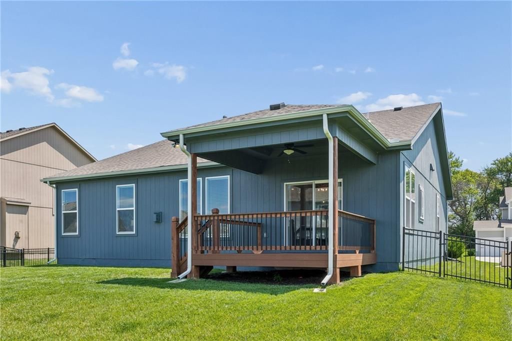 3212 SW Arbor Tree Drive — photo 32