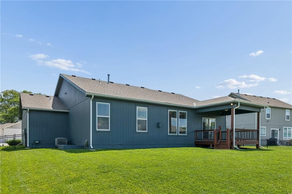 3212 SW Arbor Tree Drive — photo 34