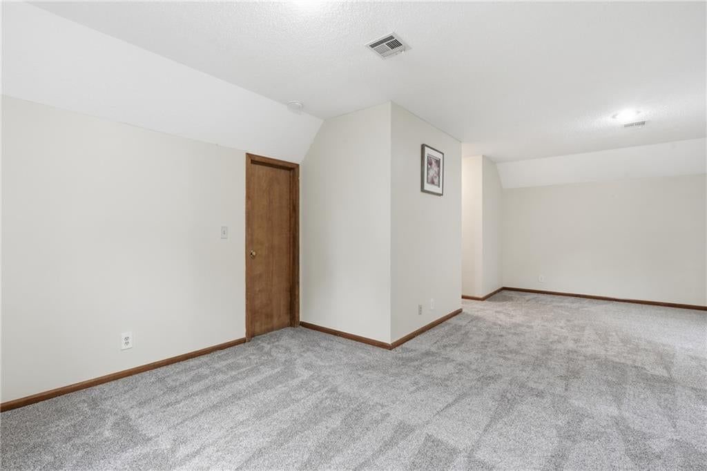 11724 Craig Street — photo 32