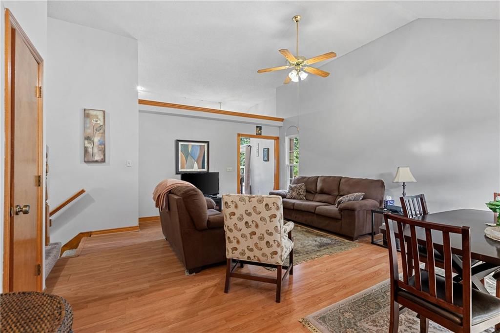 8002 W 147TH Terrace — photo 6