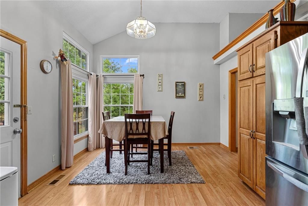 8002 W 147TH Terrace — photo 11