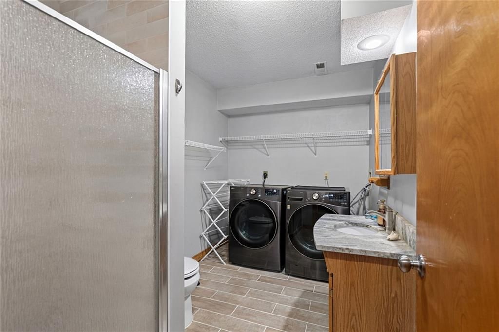 8002 W 147TH Terrace — photo 22
