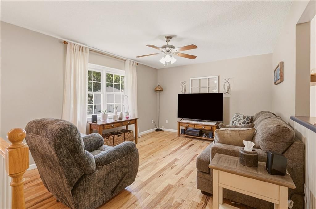 210 SE Circleview Drive — photo 4