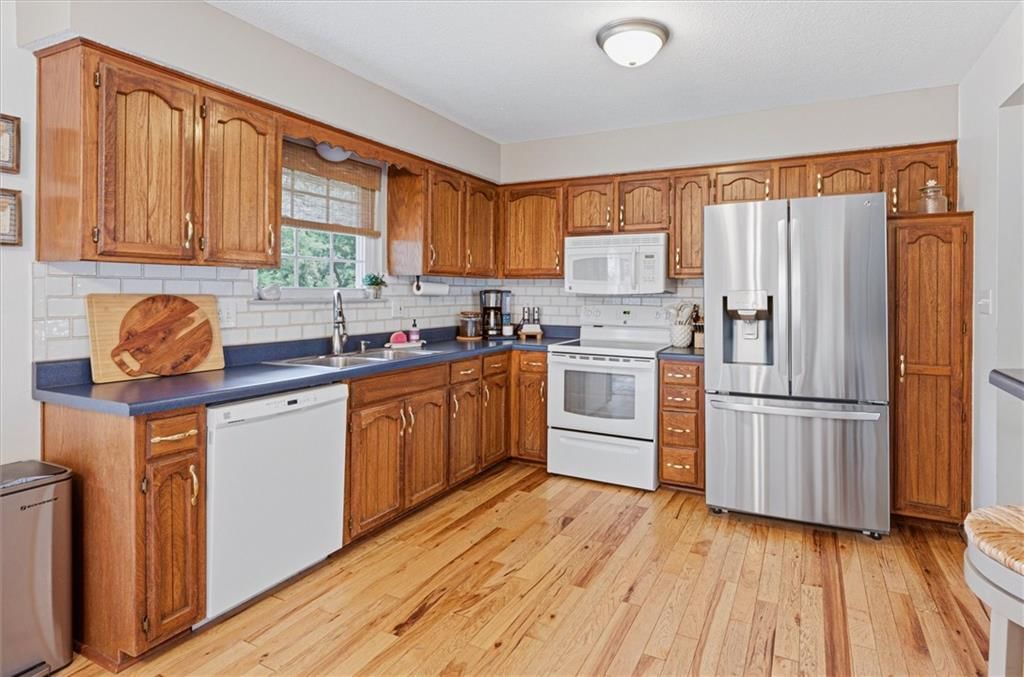 210 SE Circleview Drive — photo 9
