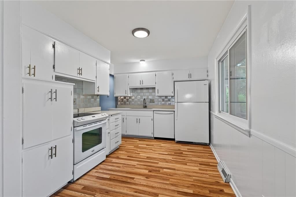 9255 Hemlock Street — photo 3