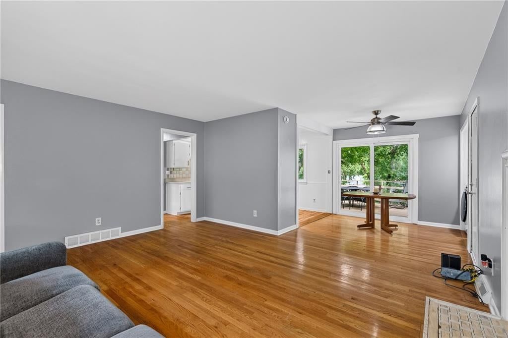 9255 Hemlock Street — photo 5
