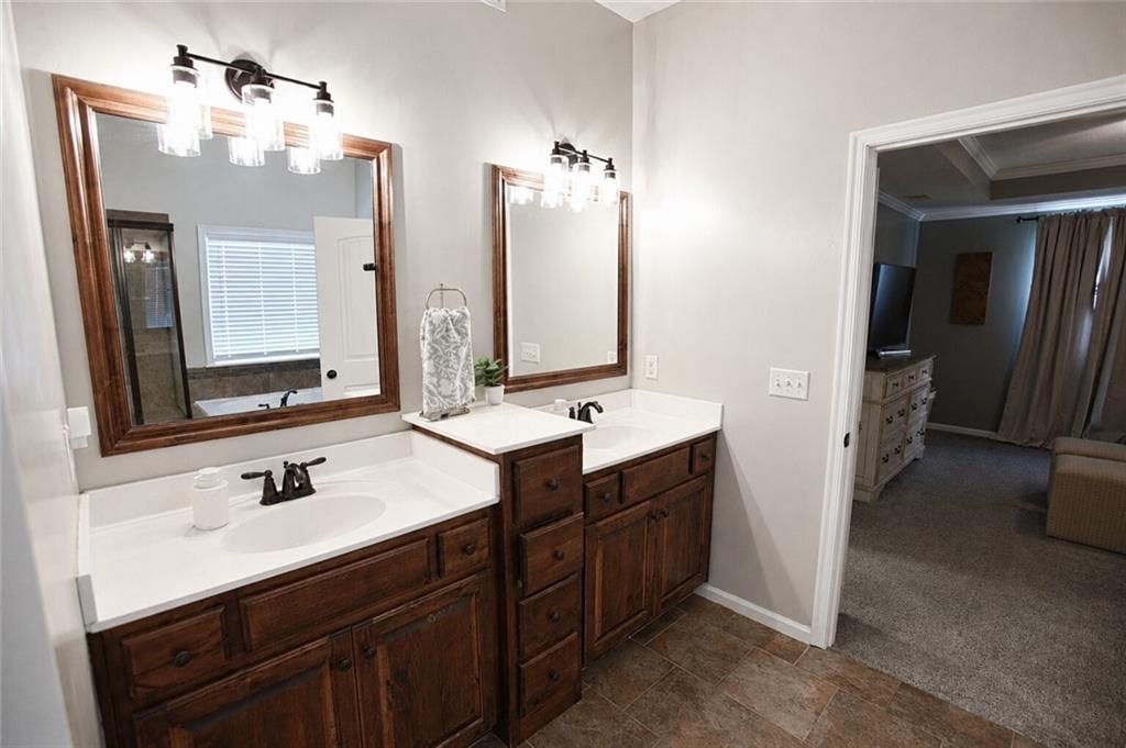 1304 Aberdeen Circle — photo 29