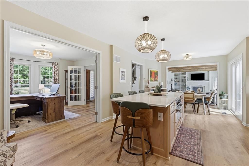 201 NE Shoreview Drive — photo 9