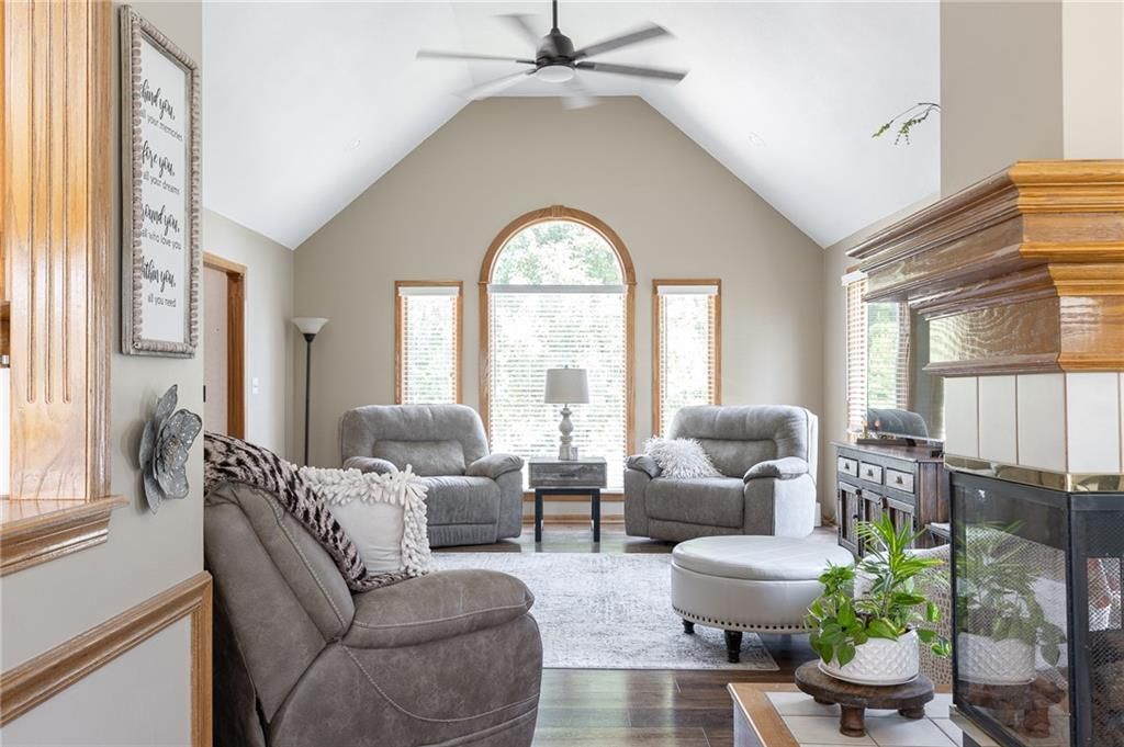 1306 SW Stonecreek Drive — photo 3