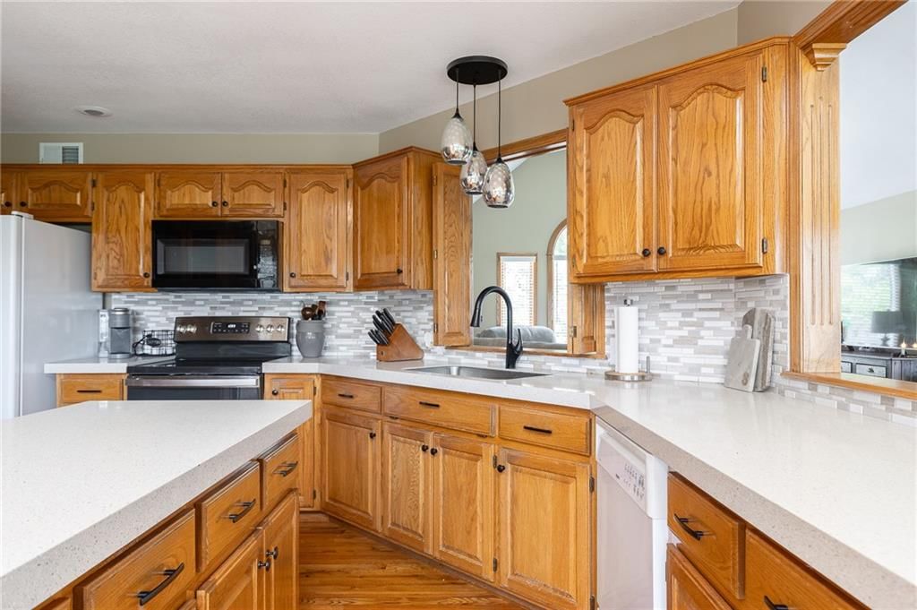 1306 SW Stonecreek Drive — photo 15