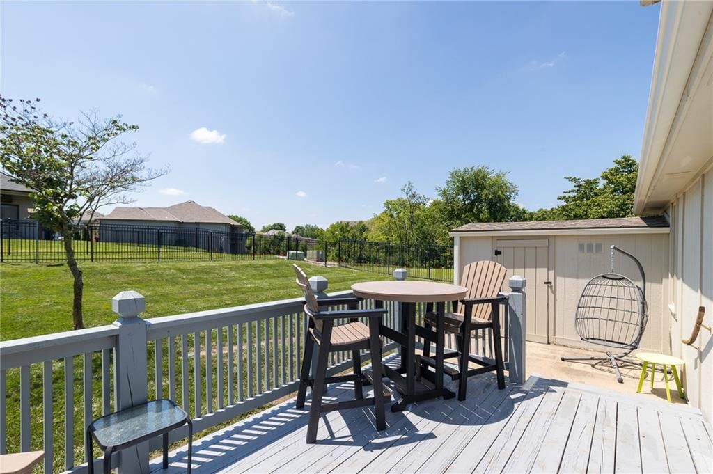1306 SW Stonecreek Drive — photo 33
