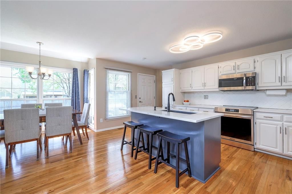 1369 E 154th Terrace — photo 22