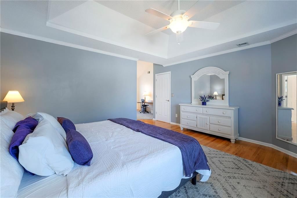 1369 E 154th Terrace — photo 32