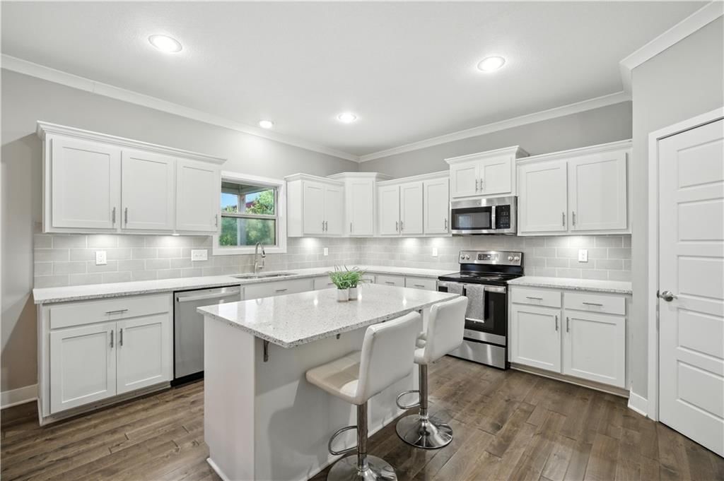 10838 N Bristol Avenue — photo 15