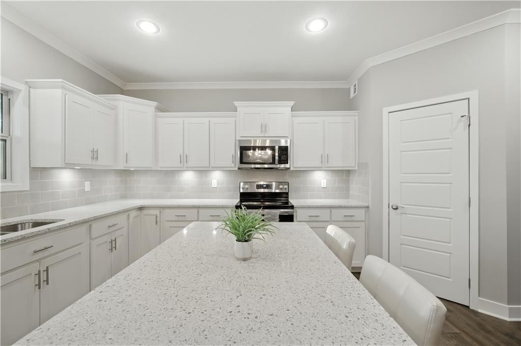 10838 N Bristol Avenue — photo 17
