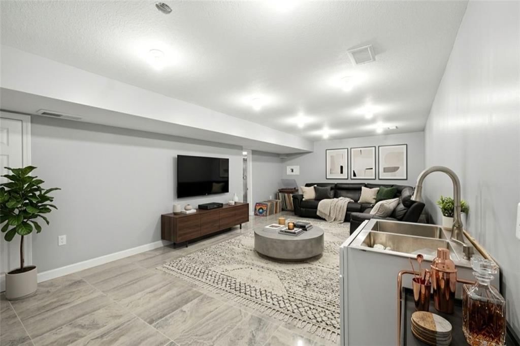 10838 N Bristol Avenue — photo 43