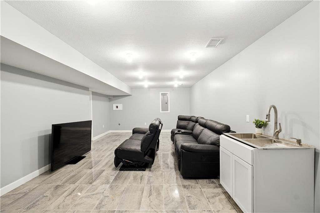 10838 N Bristol Avenue — photo 46