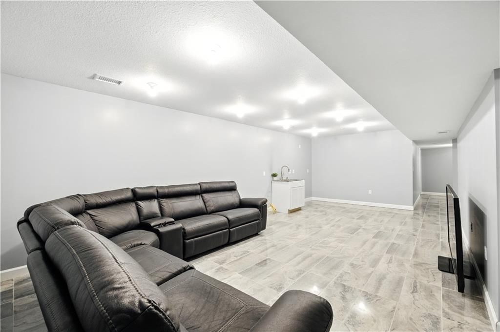 10838 N Bristol Avenue — photo 50