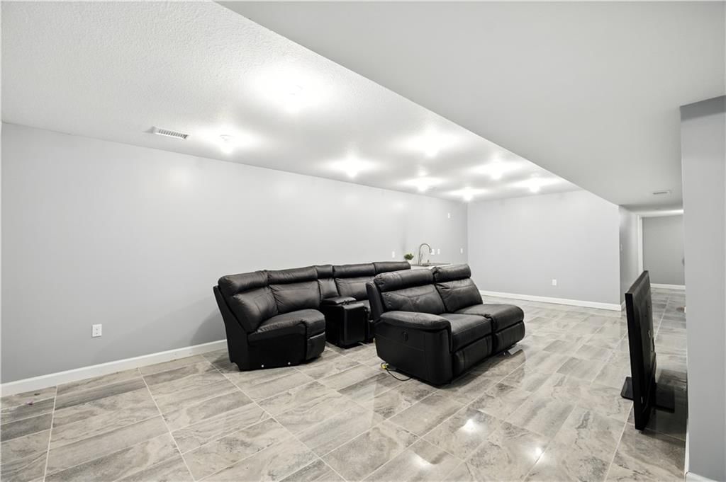 10838 N Bristol Avenue — photo 53
