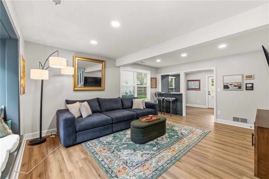 213 Deerfield Lane — photo 8