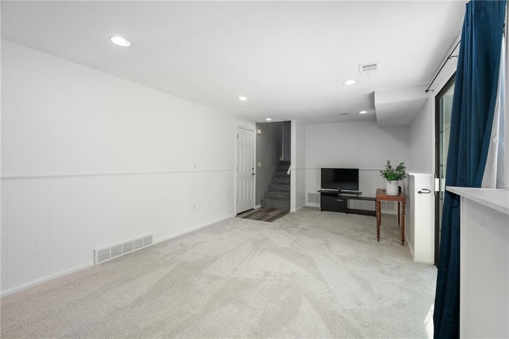 12919 W 100th Street — photo 16