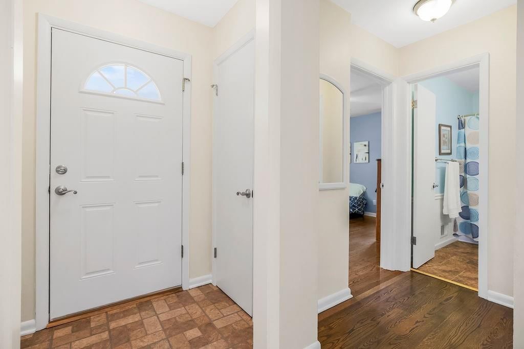 7834 Windsor Street — photo 4