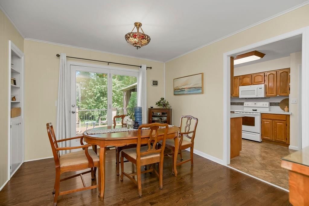 7834 Windsor Street — photo 8