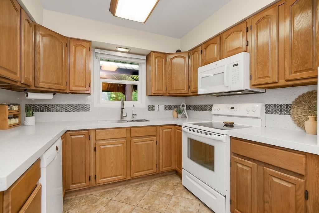 7834 Windsor Street — photo 9