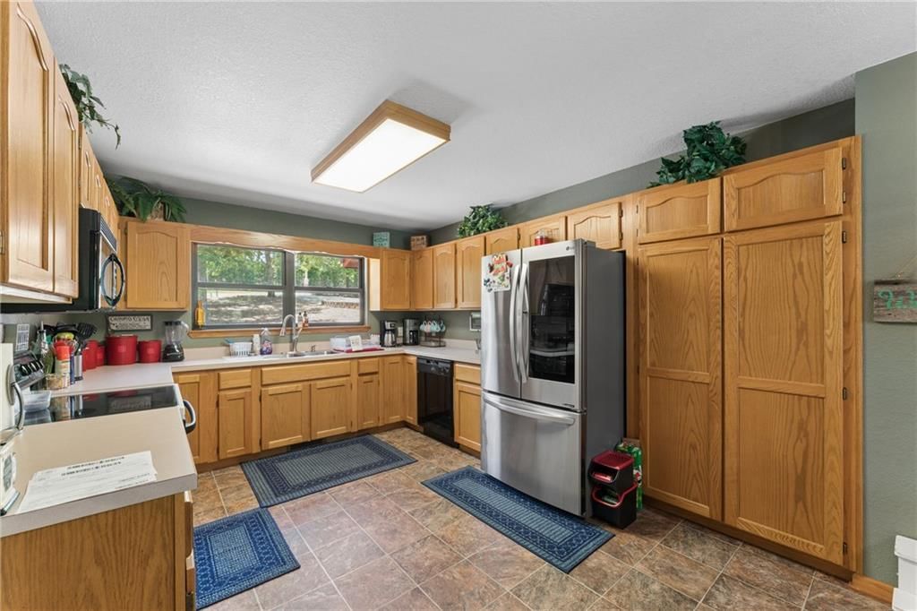 23069 Peppermint Drive — photo 13