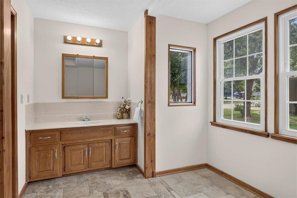 1006 N King Avenue — photo 30