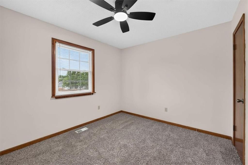 1006 N King Avenue — photo 33