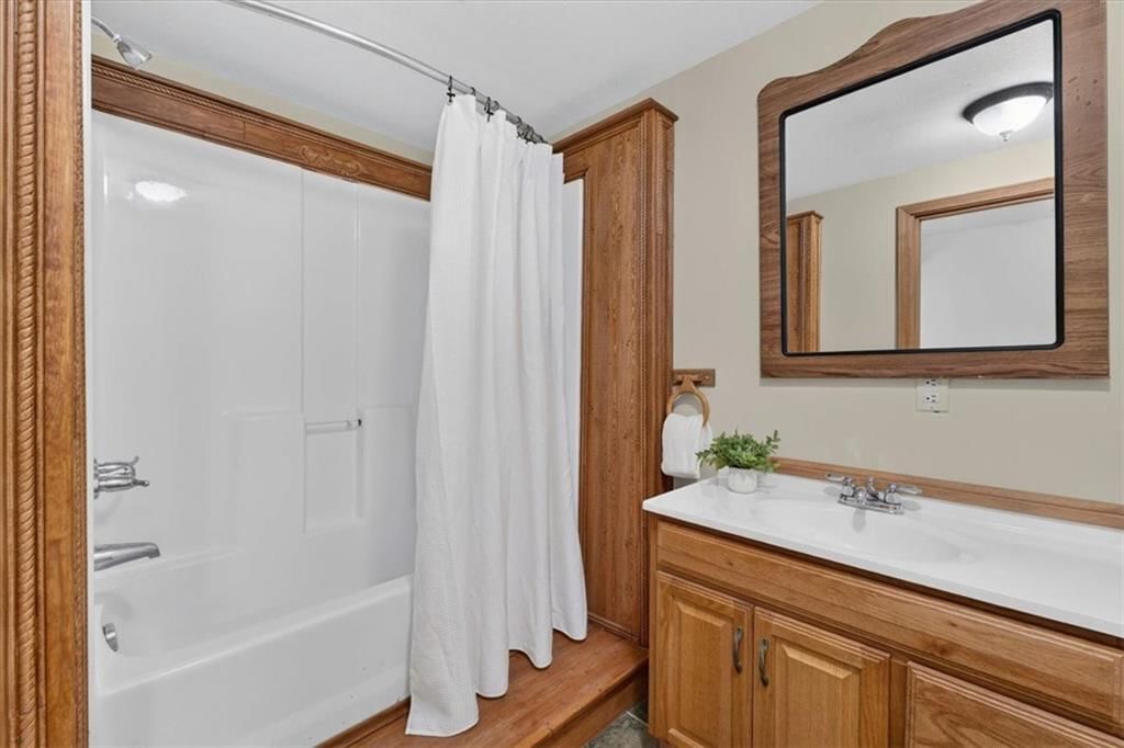1006 N King Avenue — photo 43
