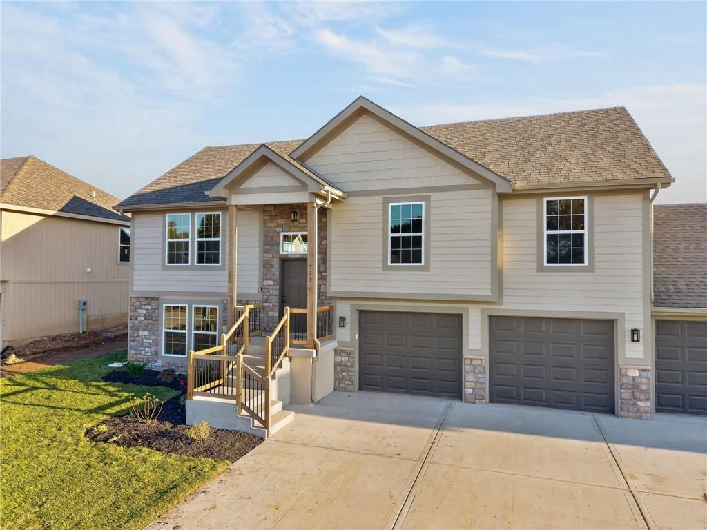 523 Skyview Lane, Liberty, MO