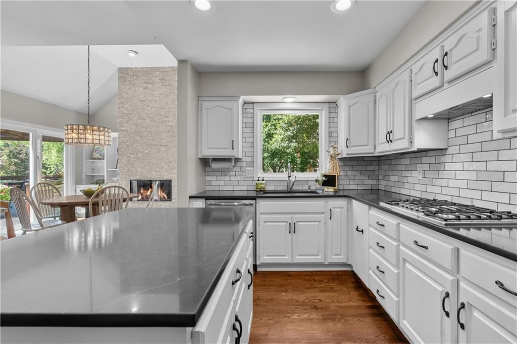 3552 W 129th Terrace — photo 11