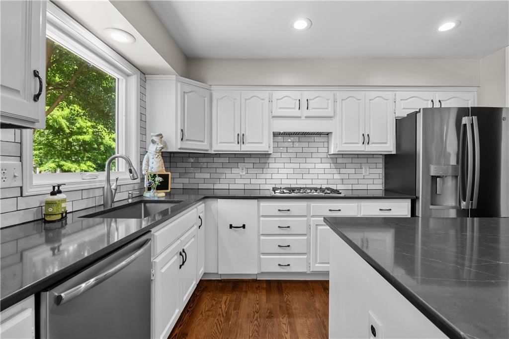 3552 W 129th Terrace — photo 12