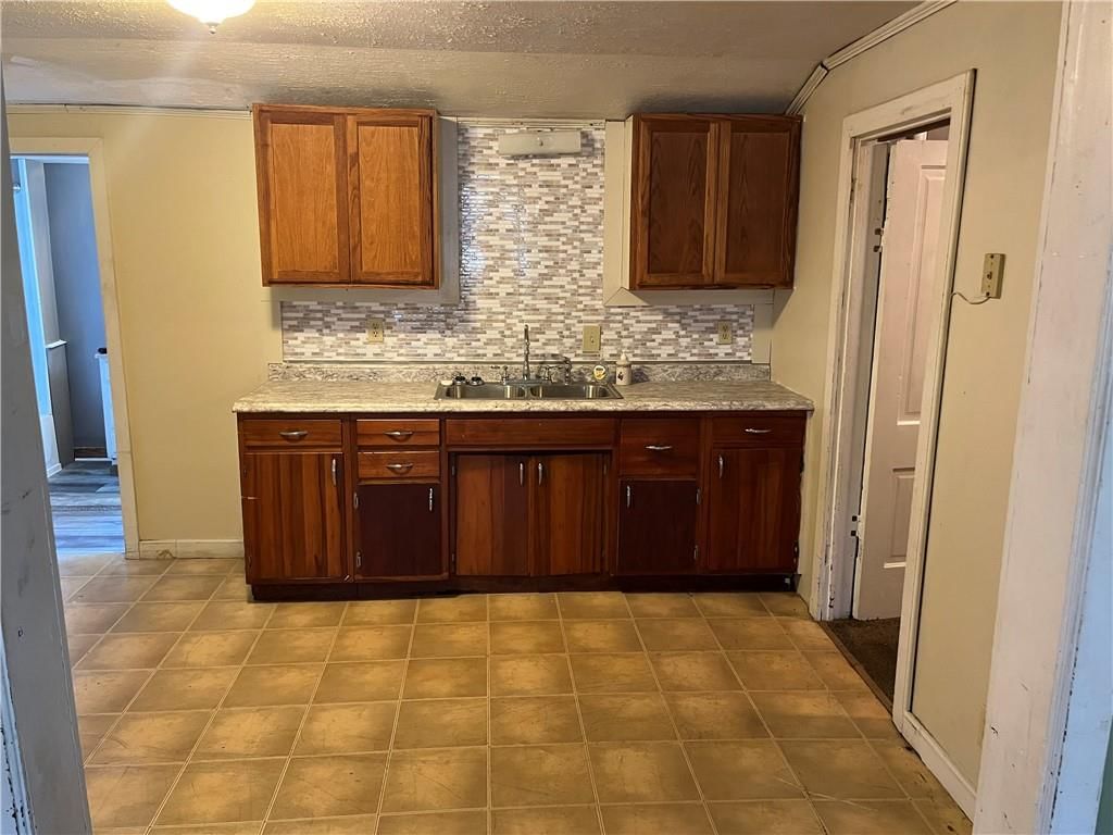 522 Illinois Street — photo 9