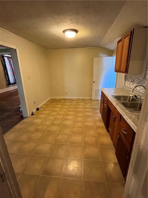 522 Illinois Street — photo 10