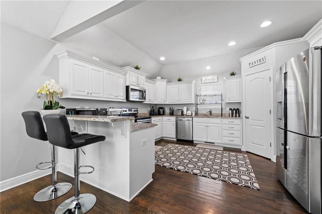 11331 Yecker Avenue — photo 9